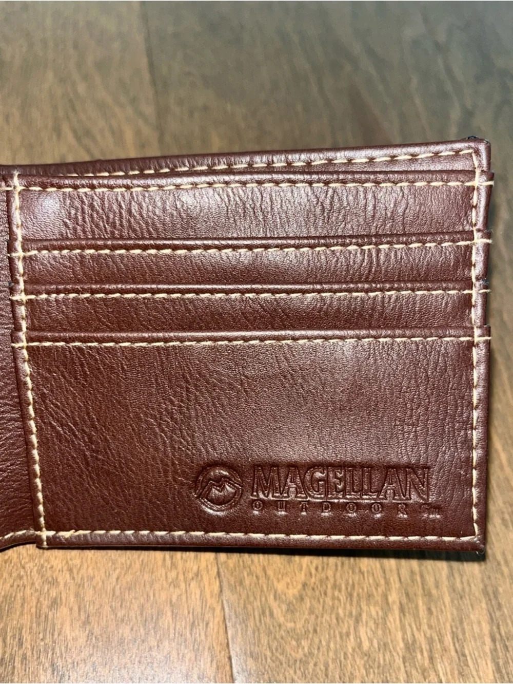 Magellan Outdoors: Men's Leather Roper Wallet Texas Star Concho: Brown & Camo